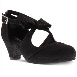 Dress shoes for a girl new